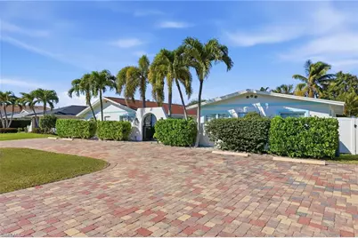 559 105th Ave N, Naples, FL 34108 - Photo 1