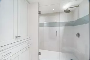 250 Park Shore Dr, Naples, FL 34103 - Photo 19