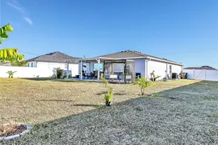 643 Tropicana Pkwy E, Cape Coral, FL 33909 - Photo 27