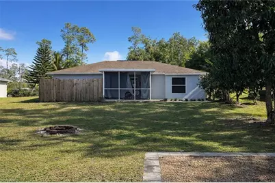 2275 Robin Dr, Naples, FL 34117 - Photo 13