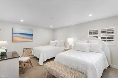 1919 Gulf Shore Blvd N #301, Naples, FL 34102 - Photo 15