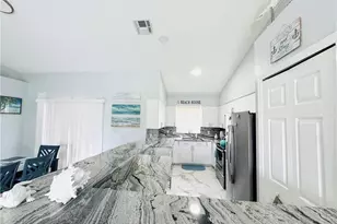 1221 Granada Blvd, Naples, FL 34103 - Photo 5