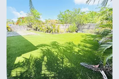 1221 Granada Blvd, Naples, FL 34103 - Photo 15