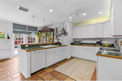 27553 Playa Del Rey Ln, Bonita Springs, FL 34135 - Photo 7