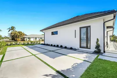 10771 6th St, Naples, FL 34108 - Photo 31