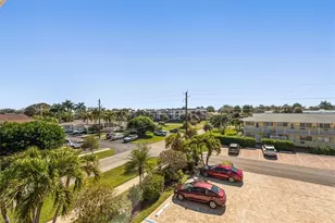 498 Broad Ave S, Naples, FL 34102 - Photo 27