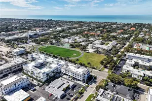 101 8th St S, Naples, FL 34102 - Photo 29