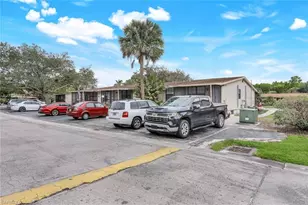 5229 Treetops Dr, Naples, FL 34113 - Photo 3