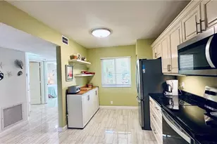 7824 Emerald Cir, Naples, FL 34109 - Photo 11