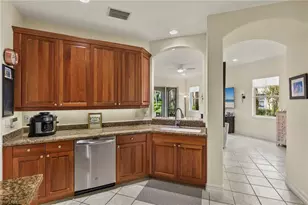 2621 Estrella Ct, Naples, FL 34109 - Photo 9