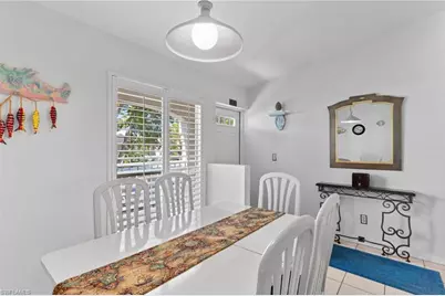 864 Gulf Pavilion Dr #202, Naples, FL 34108 - Photo 3