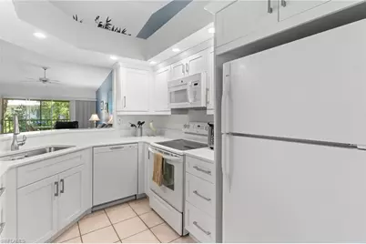 864 Gulf Pavilion Dr #202, Naples, FL 34108 - Photo 7