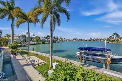 3125 Leeward Ln, Naples, FL 34103 - Photo 13