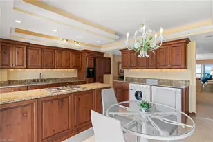 2171 Gulf Shore Blvd N, Naples, FL 34102 - Photo 11