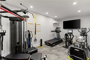 2171 Gulf Shore Blvd N, Naples, FL 34102 - Photo 33