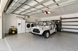 2570 Crayton Rd, Naples, FL 34103 - Photo 27