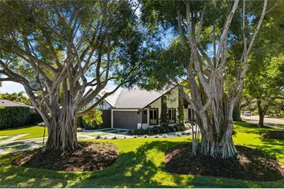 2570 Crayton Rd, Naples, FL 34103 - Photo 37