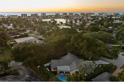 2570 Crayton Rd, Naples, FL 34103 - Photo 33