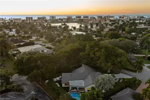 2570 Crayton Rd, Naples, FL 34103 - Photo 33