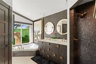 2570 Crayton Rd, Naples, FL 34103 - Photo 21