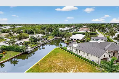 1693 Bonita Ct, Naples, FL 34102 - Photo 11