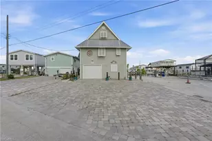 850 Oak St, Fort Myers Beach, FL 33931 - Photo 5