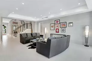 739 5th Ave N, Naples, FL 34102 - Photo 3