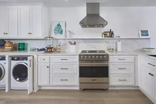 255 2nd Ave S, Naples, FL 34102 - Photo 11