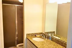 1075 Foxfire Ln, Naples, FL 34104 - Photo 9