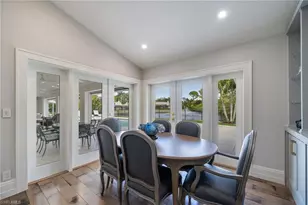 805 Lake Vista Ct, Naples, FL 34108 - Photo 19