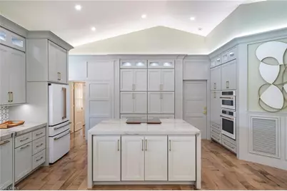 805 Lake Vista Ct, Naples, FL 34108 - Photo 17