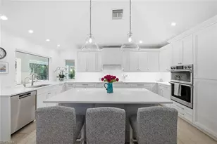 721 Turkey Oak Ln, Naples, FL 34108 - Photo 5