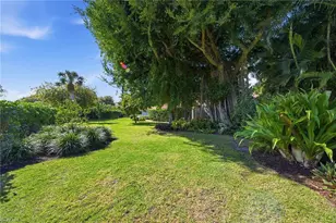 721 Turkey Oak Ln, Naples, FL 34108 - Photo 11