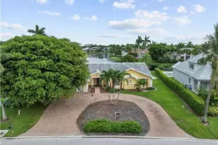 497 Devils Ln, Naples, FL 34103 - Photo 3