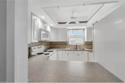 200 Valley Stream Dr #3B, Naples, FL 34113 - Photo 9