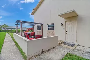 185 Cypress Way E, Naples, FL 34110 - Photo 3