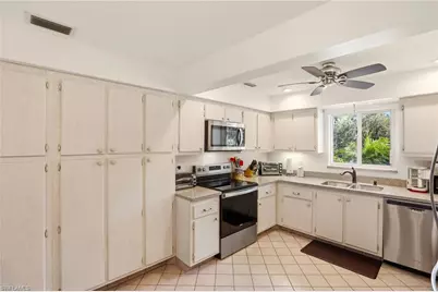 215 Cypress Way E #E3, Naples, FL 34110 - Photo 7