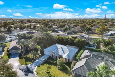 302 Sawgrass Ct, Naples, FL 34110 - Photo 3