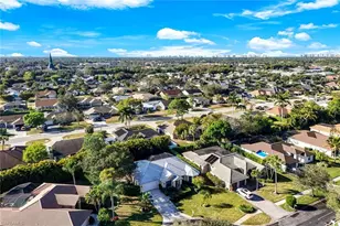 302 Sawgrass Ct, Naples, FL 34110 - Photo 35