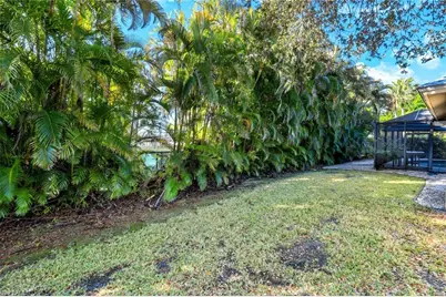 302 Sawgrass Ct, Naples, FL 34110 - Photo 29
