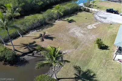 1276 Grand Canal Dr, Naples, FL 34110 - Photo 13