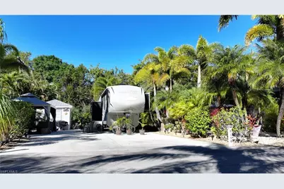 10035 Ramblewood Ct, Fort Myers, FL 33905 - Photo 9