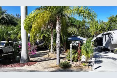 10035 Ramblewood Ct, Fort Myers, FL 33905 - Photo 7