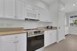 7925 Mahogany Run Ln, Naples, FL 34113 - Photo 13