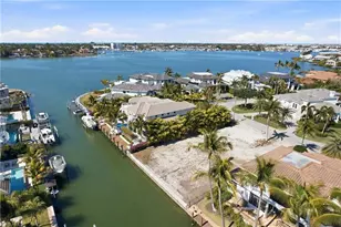 1670 Dolphin Ct, Naples, FL 34102 - Photo 1