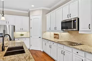 1489 Serrano Cir, Naples, FL 34105 - Photo 13