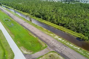 18683 Baseleg Ave, North Fort Myers, FL 33917 - Photo 3