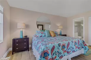 271 Southbay Dr, Naples, FL 34108 - Photo 9