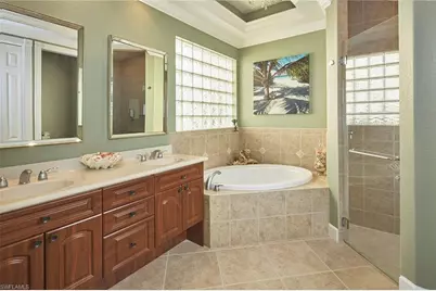 377 Mallory Ct, Naples, FL 34110 - Photo 15