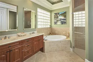 377 Mallory Ct, Naples, FL 34110 - Photo 15
